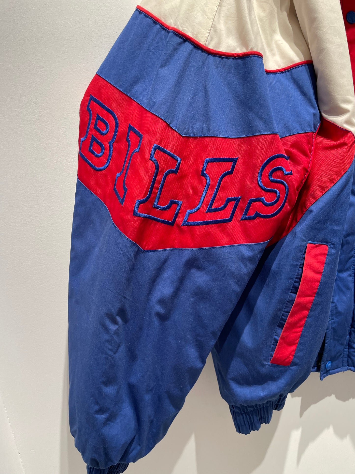 【古着】90's NFL バッファロー・ビルズ Buffalo Bills ナイロン 中綿  ジャケット ホワイト 白