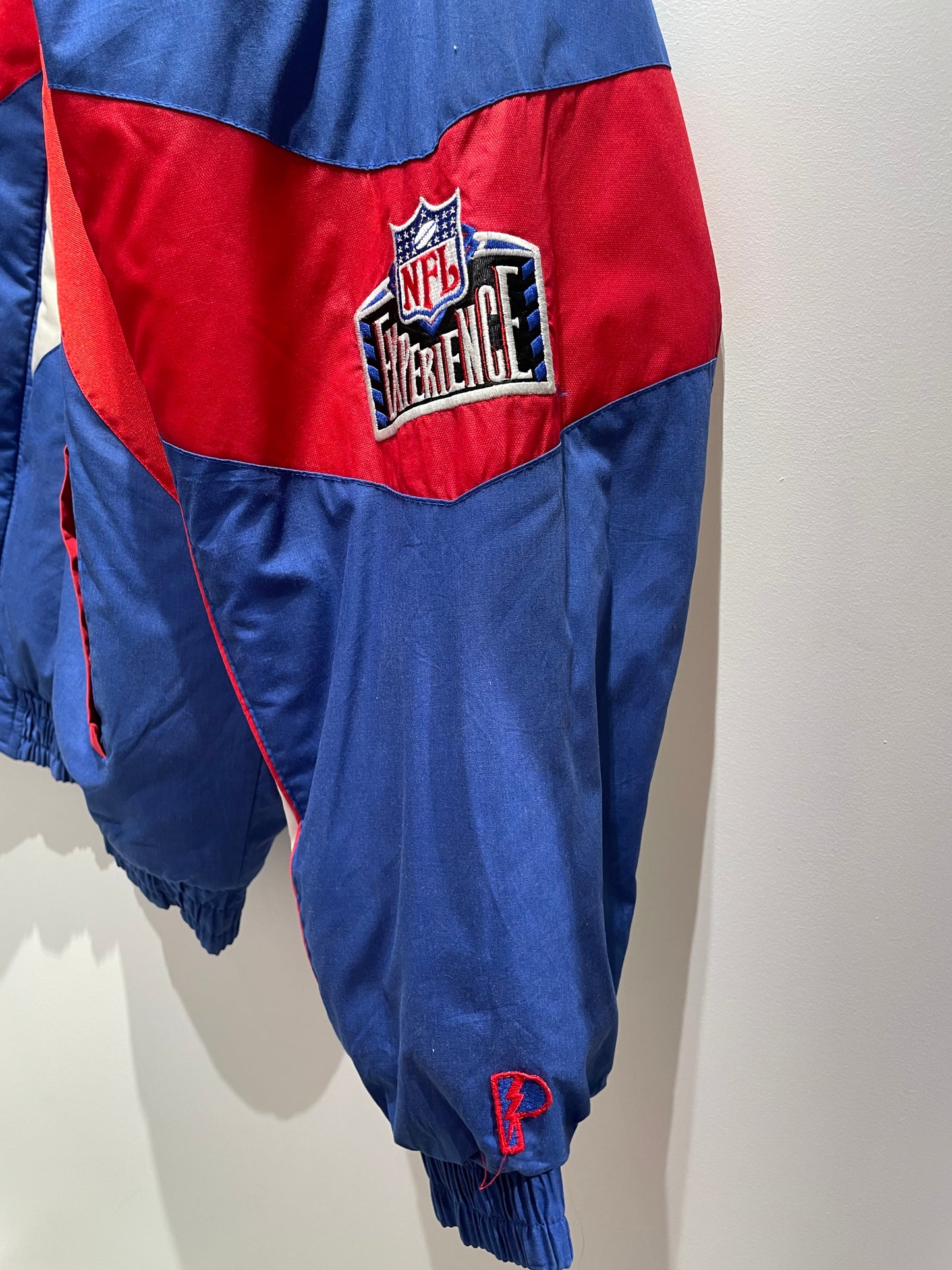 【古着】90's NFL バッファロー・ビルズ Buffalo Bills ナイロン 中綿  ジャケット ホワイト 白