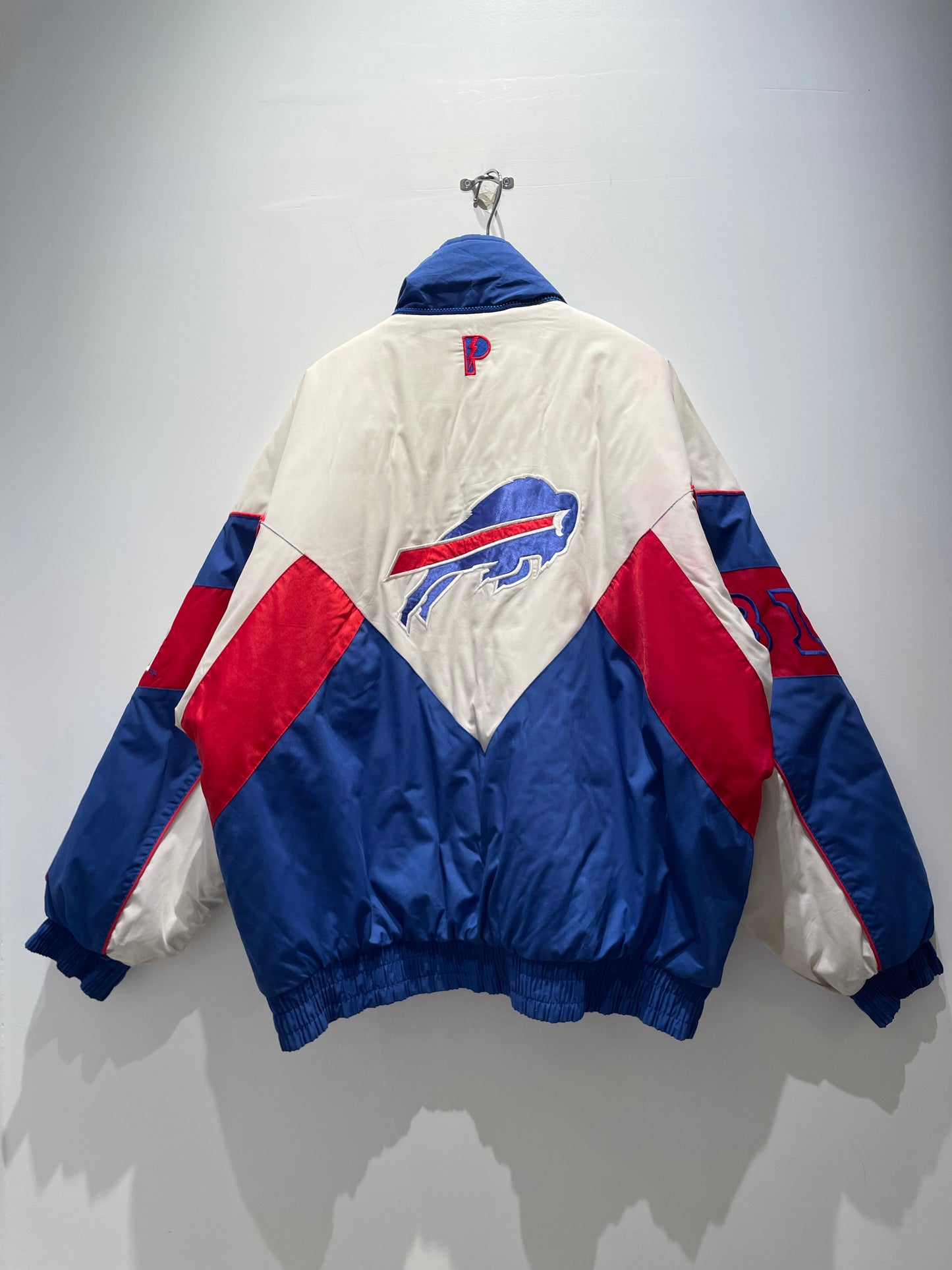 【古着】90's NFL バッファロー・ビルズ Buffalo Bills ナイロン 中綿  ジャケット ホワイト 白