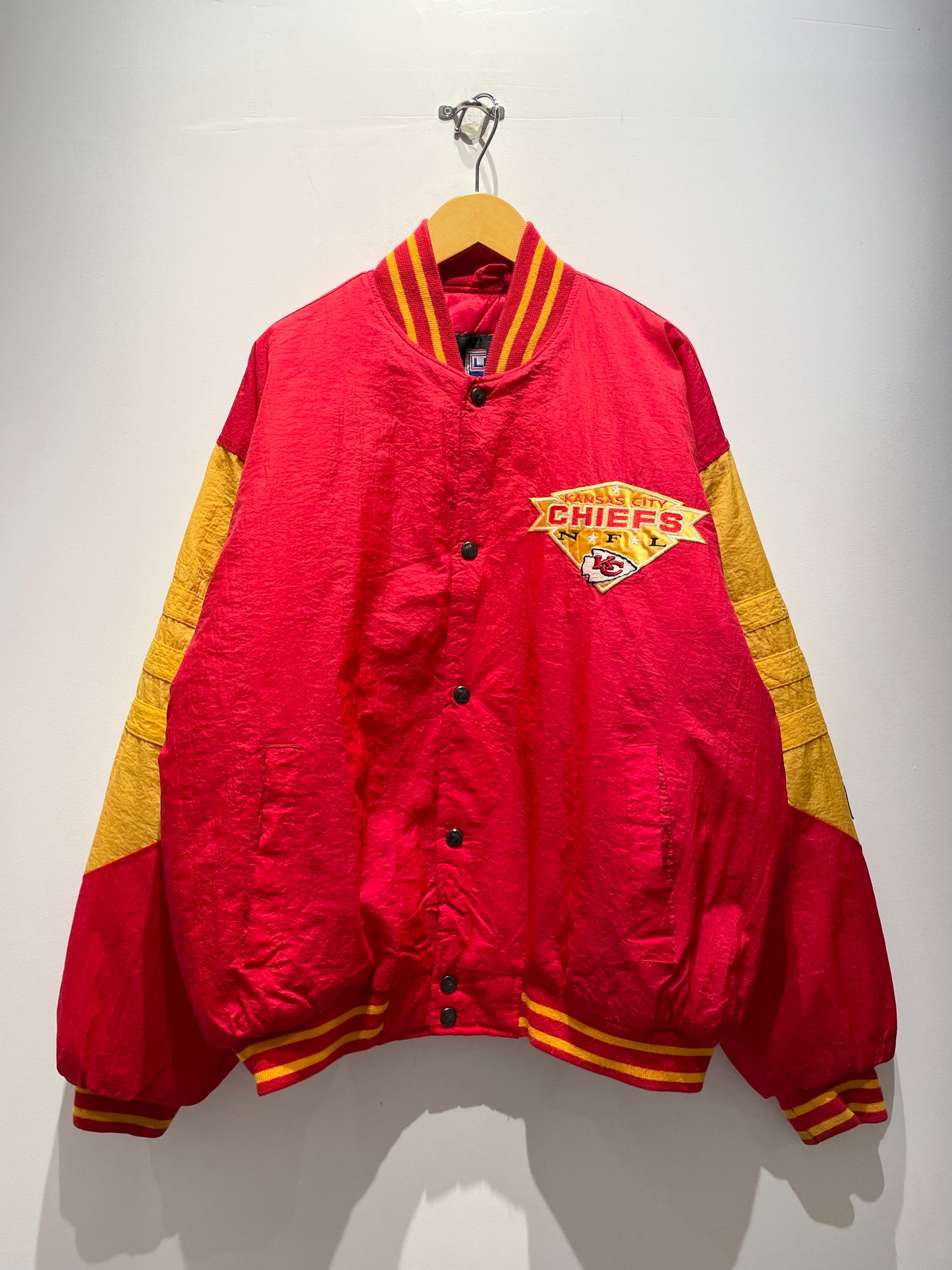 【古着】90's NFL カンザスシティ・チーフス Kansas City Chiefs ナイロン 中綿 スタジャン ジャケット レッド 赤