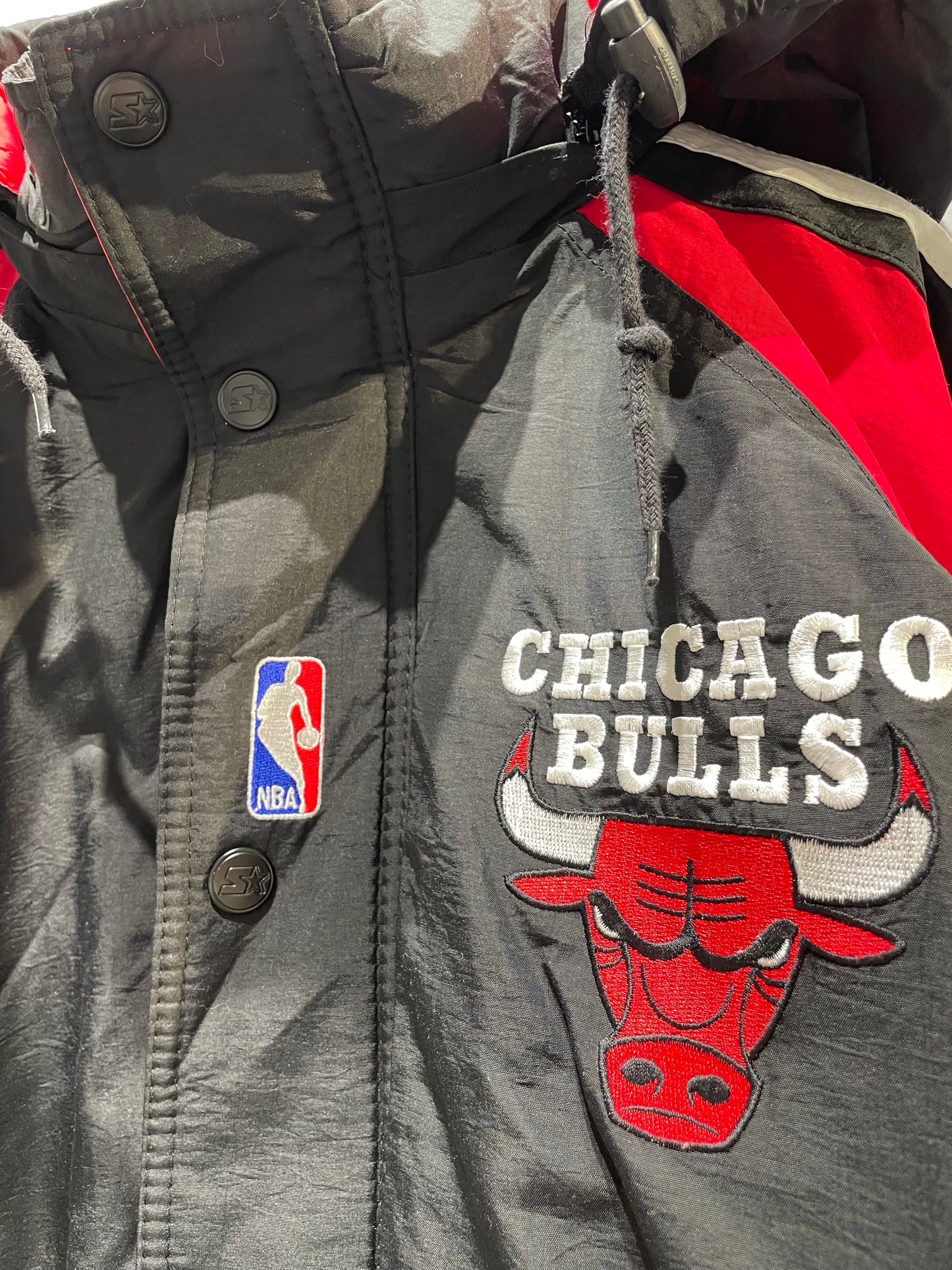 【古着】90's NBA シカゴ・ブルズ Chicago Bulls デッドストック ナイロン 中綿 ジャケット ブラック 黒